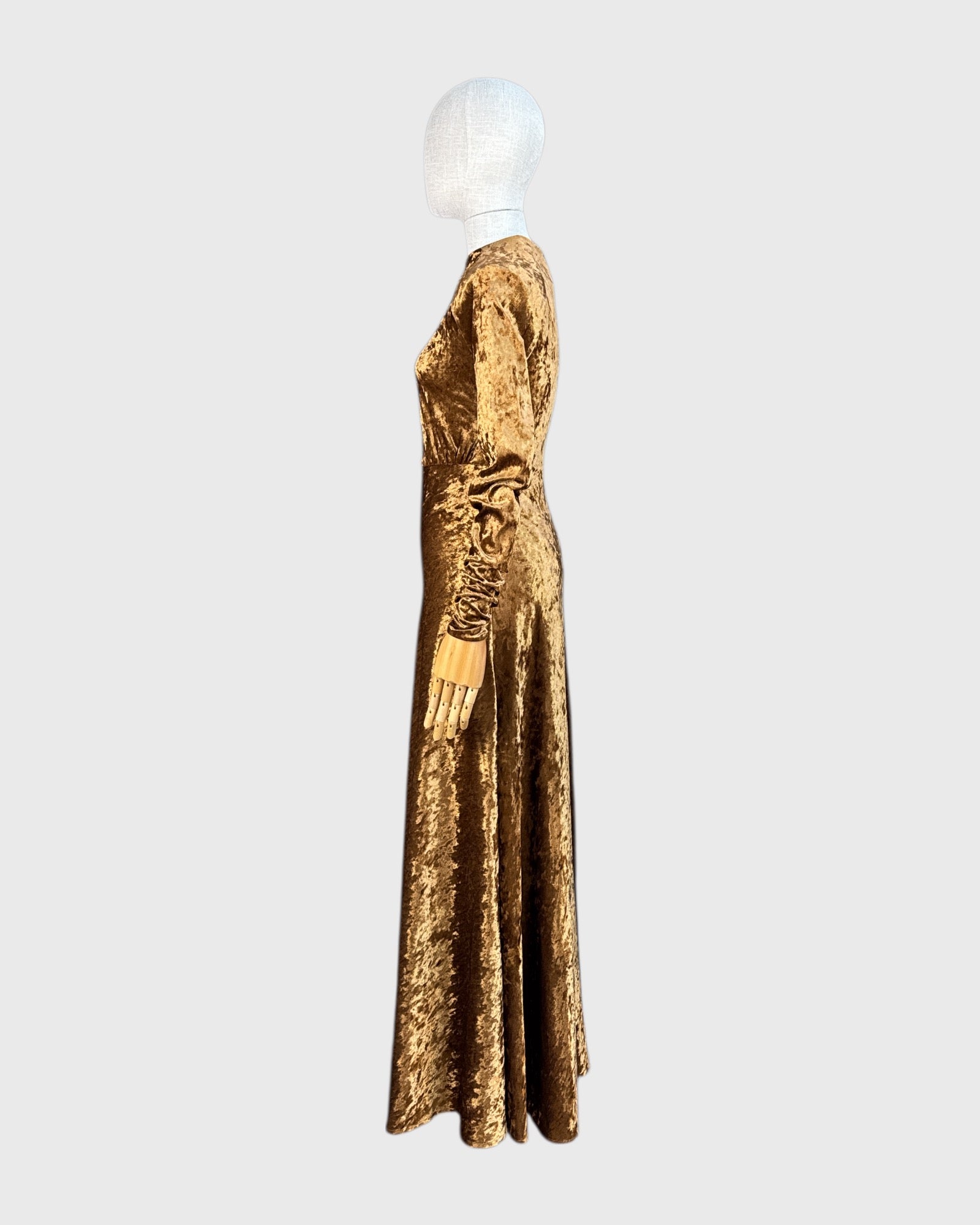 Robe longue en velours doré Maje, taille 1
