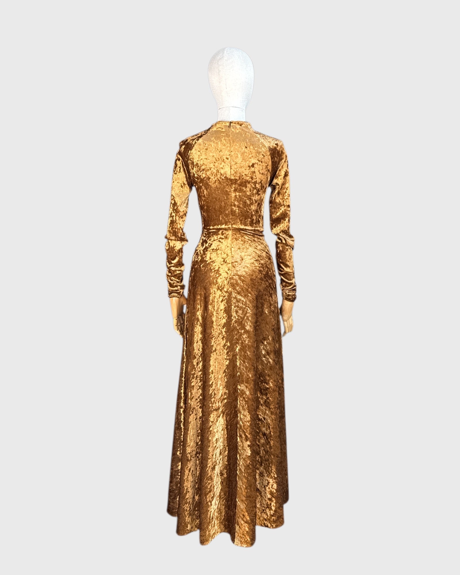 Robe longue en velours doré Maje, taille 1