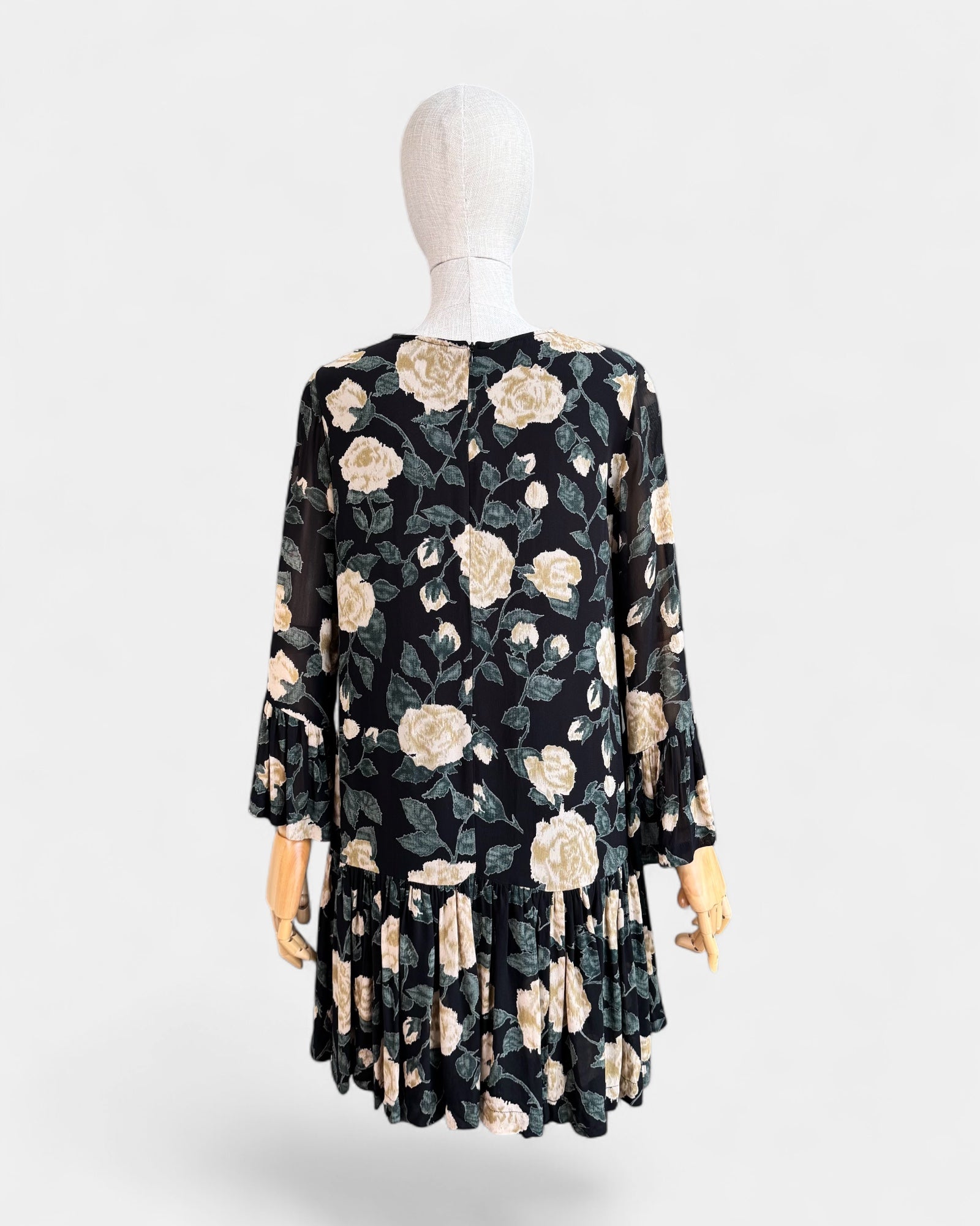 Robe noire à fleurs en chiffon fluide Ganni , S